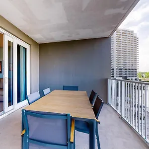 Laketown Wharf V Holiday home